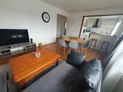 Cuisine ou kitchenette dans l'établissement Maison à Poitiers - Futuroscope