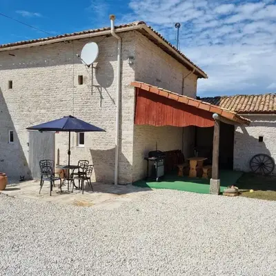 Le verger des noyer Relaxing getaway with private pool