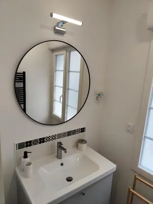 Salle de bains dans l'établissement Proche gare et centre-ville de Poitiers Emplacement idéal