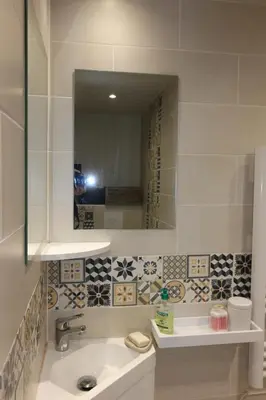 Salle de bains dans l'établissement La Charentaise des Lilas