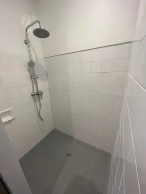 Salle de bains dans l'établissement Les gîtes de Mazélise