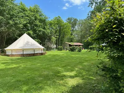 Jardin de l'établissement La Petite Cachette