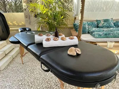 Coin salon dans l'établissement L'atelier - Duplex Gîte de charme avec Spa La Rochelle