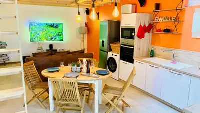 Cuisine ou kitchenette dans l'établissement L'atelier - Duplex Gîte de charme avec Spa La Rochelle