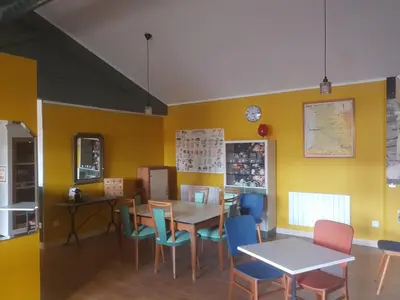 Coin salon dans l'établissement COSA SARA