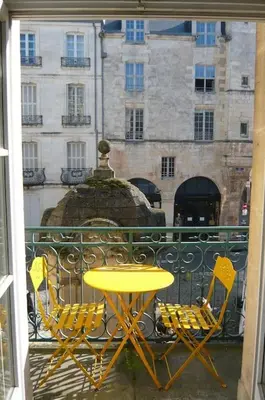 Plan de l'établissement Très lumineux, au coeur de la vieille ville, 86 m²