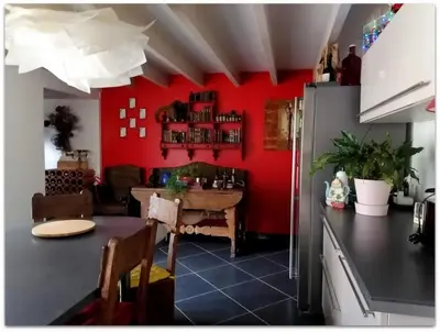 Cuisine ou kitchenette dans l'établissement Une Chambre d'Hôtes dans charmante longère Charentaise