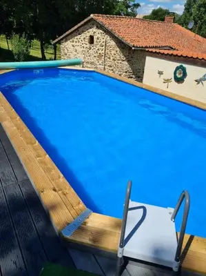 Piscine de l'établissement Millstone Gite 1, two bed apartment + shared pool ou située à proximité