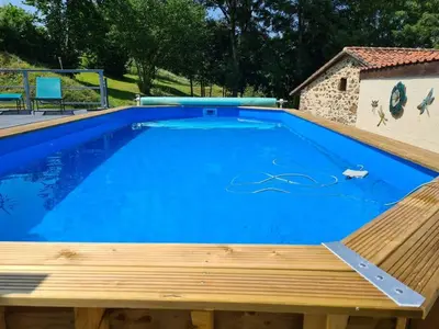 Piscine de l'établissement Millstone Gite 1, two bed apartment + shared pool ou située à proximité
