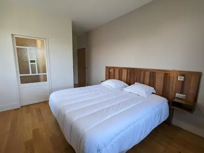 Un ou plusieurs lits dans un hébergement de l'établissement Séjour de luxe au cœur de Mainxe, avec truffe et cours de cuisine, idéal pour 4 couples - FR-1-653-235