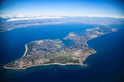 Vue générale sur la mer ou vue sur la mer prise depuis l'appartement