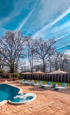 Piscine de l'établissement Villa TagiBao avec Piscine chauffée et Spa ou située à proximité