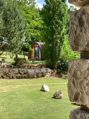 Jardin de l'établissement Chalet Suédois cocooning