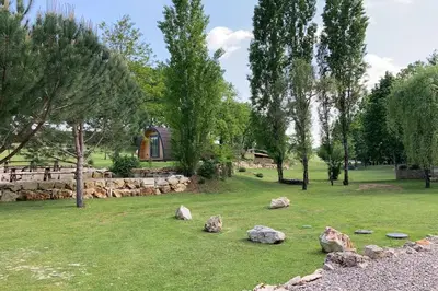 Jardin de l'établissement Chalet Suédois cocooning