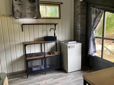 Cuisine ou kitchenette dans l'établissement Charmant petit dortoir 3 places