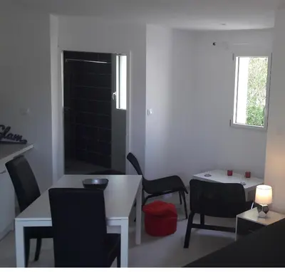 Coin salon dans l'établissement Belle Maisonnette avec jardin 2 pas du VIEUX PORT