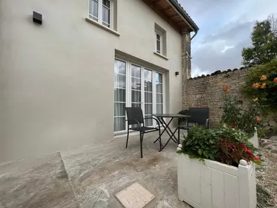 Terrasse ou espace extérieur de l'établissement Le 240b #1