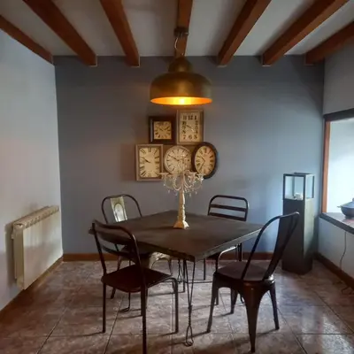 Coin salon dans l'établissement Maison de charme, raffinée dans village historique