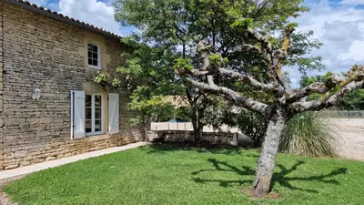 Jardin de l'établissement Les Mésanges