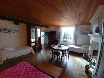 Un ou plusieurs lits dans un hébergement de l'établissement Manoir Le Cristal chambres d'hotes , Futuroscope apd 35 euros