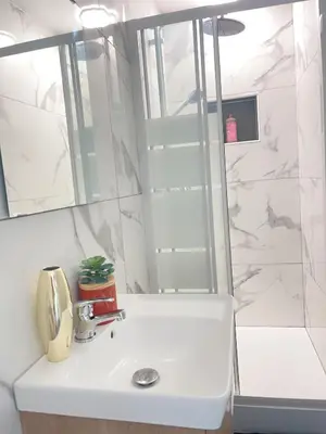 Salle de bains dans l'établissement La MiMi des Minimes
