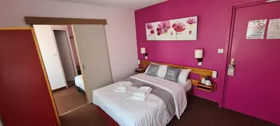 Un ou plusieurs lits dans un hébergement de l'établissement Le 120 - Groupe Logis Hotels - Ex Auberge la Terrasse