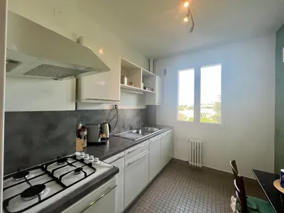 Cuisine ou kitchenette dans l'établissement Le Soleil Levant - Beau T3 moderne et lumineux