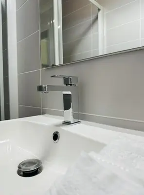 Salle de bains dans l'établissement Le Cocooning, Cœur Cognac, WiFi Fibre et Parking