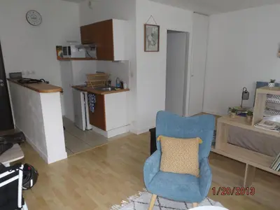 Cuisine ou kitchenette dans l'établissement LA ROCHELLE MIRANDE T1BIS