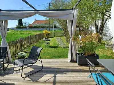 Jardin de l'établissement Le Colibri