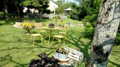 Jardin de l'établissement Chambre d'hôtes Les Nénuphars