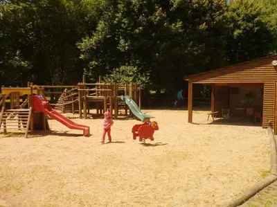 Aire de jeux pour enfants de l'établissement Villa in France with Pool and Private Garden