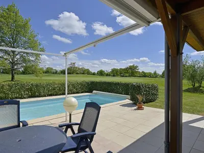 Piscine de l'établissement Villa in France with Private Pool ou située à proximité