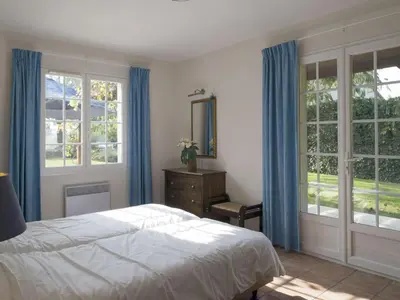 Un ou plusieurs lits dans un hébergement de l'établissement Luxury Villa in France with Pool and Garden