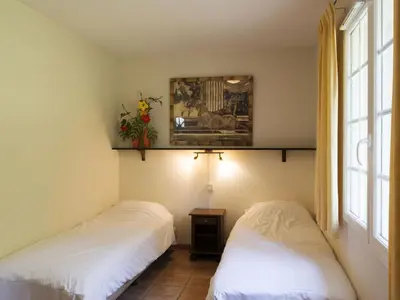 Un ou plusieurs lits dans un hébergement de l'établissement Luxury Villa in France with Pool and Garden