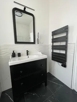 Salle de bains dans l'établissement Le Grand Berger Chambres D'Hotes