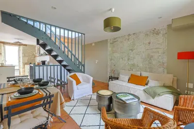 Coin salon dans l'établissement Tour du palais #Terrasse #Vue