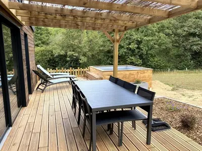 Terrasse ou espace extérieur de l'établissement La Cabane du Petit Moulin