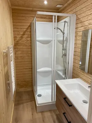 Salle de bains dans l'établissement La Cabane du Petit Moulin