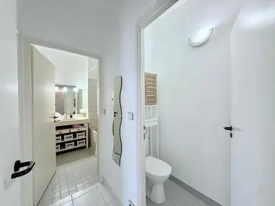 Salle de bains dans l'établissement Détente côté port et cure thermale