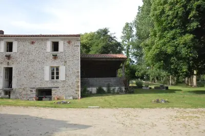 Jardin de l'établissement le Moulin de Garreau