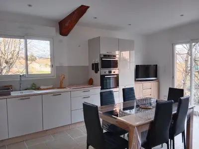 Cuisine ou kitchenette dans l'établissement Maison Dominique