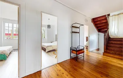 Un ou plusieurs lits dans un hébergement de l'établissement 4 Bedroom Gorgeous Home In Jarnac