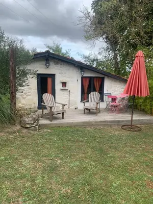 Jardin de l'établissement Le petit lodge cosy