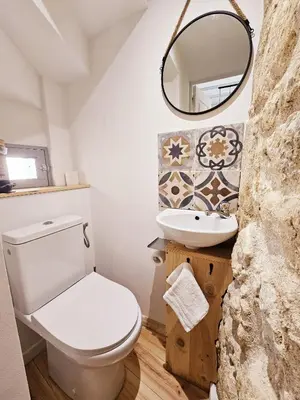 Salle de bains dans l'établissement Le jardin vert, paisible maison de ville