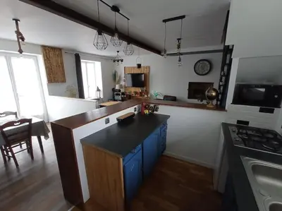 Cuisine ou kitchenette dans l'établissement Villa Dinah 17 Maison dans la campagne Rochelaise