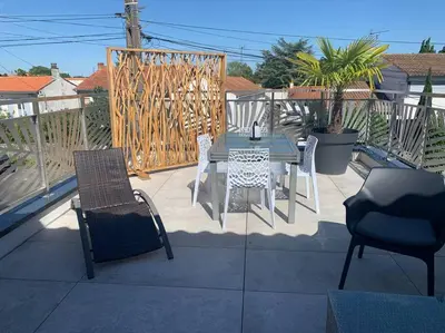 Balcon ou terrasse dans l'établissement Maison terrasse proche centre ville et ile de Ré