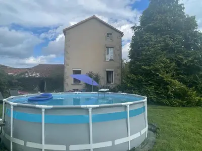 Piscine de l'établissement Entire villa only 35 minutes from Puy du Fou ou située à proximité