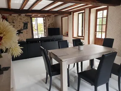 Coin salon dans l'établissement La Maison du Lac Lavaud