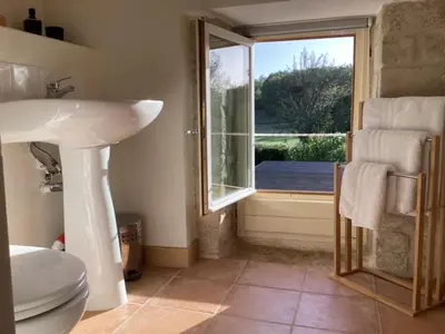 Salle de bains dans l'établissement La Ruche